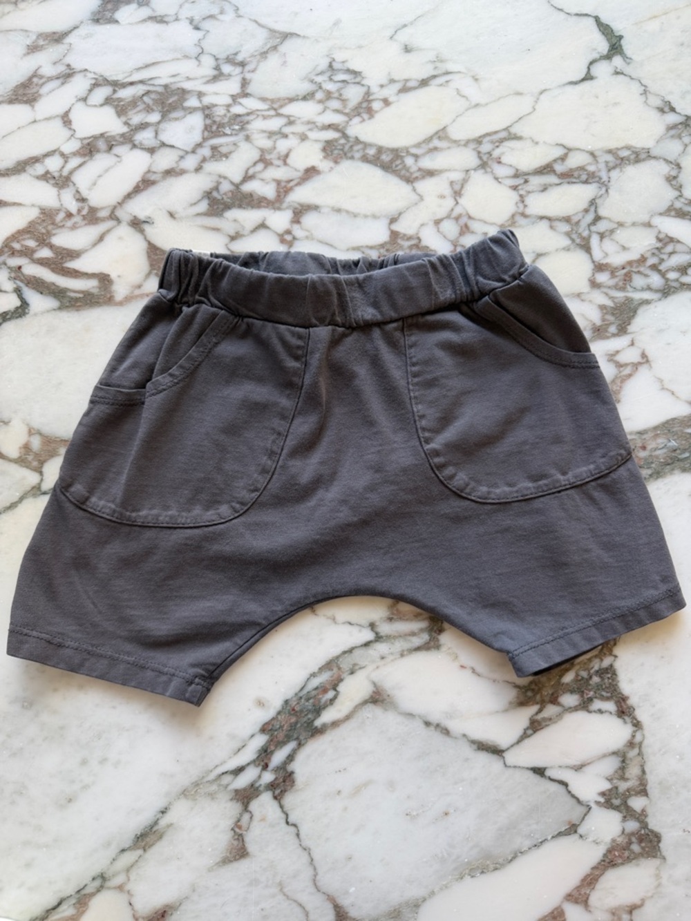 Mod Slouchy Shorts / Kids Elastic-Waist Charcoal Pocket Shorts